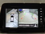 クルマを空から見たような映像が映る、アラウンドビューモニターで、車両周辺の安全確認も一目できます!小さなお子様や障害物も確認できるので、運転のしやすさだけでなく事故防止にも役立ち安心して駐車できます♪