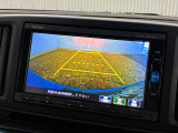 【バックカメラ】リバースにするだけで映ります、後方の安全確認や、狭い駐車場での車庫入れ、雨の日や夜間など視界の悪い時に便利です!安全にバックする為には欠かせない装備です。