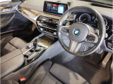 ☆センターパネルを運転席側に僅かに傾けたBMW独特のインパネ☆【駆け抜ける歓び】はここからもスタートしております☆