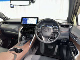 上質で落ち着いた印象のインパネ。視界も広々で運転しやすいです。