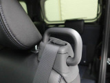 後席アシストグリップは、お年寄りの方が乗車される時に特に喜ばれる装備です。