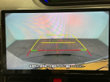 【バックカメラ】運転が苦手な方も車庫入れラクラクです!ギアをリバースに入れれば自動的に切り換わりますので、面倒な操作は不要です♪狭い駐車場もお車を傷つけず安心ですね!