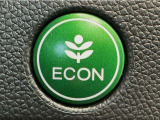 ★ECONスイッチ★ エコドライブを加速しよう!スイッチをONにすると、運転の仕方によるロスを抑え込み燃費をよくするようクルマが頑張ります(*^ー^*)燃費向上にチャレンジ♪