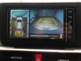 バックガイドモニターで、後方を確認しながら安心して駐車することができます。運転初心者も熟練者も必須の機能ですよ!