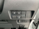 乗り降り楽々♪ハンズフリー機能付き両側オートスライドドア♪お買い物などで両手が塞がっていても足を抜き差し簡単オープン♪