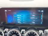 ●アンビエントライト:車内の間接照明はその日、その時の気分に合わせて色を変えることができます