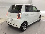 リアはプライバシーガラス付です。見た目もかっこいいですよね。また、太陽光を防ぐので冷房の効きを良くする効果もあるんです。エアコンを控えめにすれば燃費向上も見込めますよ。