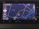 ナビゲーションはフルセグTV、インターナビ対応のGathers純正メモリーナビを搭載しています。Bluetoothオーディオ機能がありますので、スマートフォンなどの音楽も再生できます。