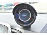 過給圧計です。SPORTモードへ変更しますと、中央のSPORT文字が点灯します。
