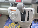 【車屋】として、長く車業界に従事した経験豊富なスタッフが多数在籍しております。