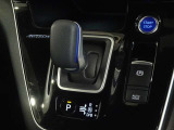 電動パーキングブレーキ・ブレーキホールドを装備してます。ホールド機能は信号待ちが多い一般道で疲労軽減になり、大好評です!