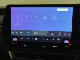 G-Link契約でご利用いただけるセンター通信型のナビ機能「コネクティッドナビ」を装備。従来のナビゲーションよりもリアルタイムな情報提供を可能にしました。