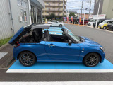 右側面から