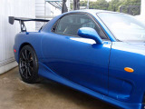 人気のRX-7タイプRSの入庫!修復歴の無いモデルをベースにカスタムを施し、HKS車高調、ADVAN製RS18AW、Rマジックマフラー、HKSブローオフなどの高額パーツにHDD地デジナビも装備