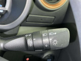 【オートライト】車外の明るさに応じて自動的にライトの点灯・消灯をしてくれます