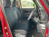 運転のしやすさや、乗り降りにも配慮した運転席