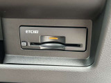 ETC2.0付き!高速道路料金所で小銭の出し入れをする必要もなくスムーズに通過でき ETC搭載車しか通過できないスマートインターも利用可能で、高速道路利用の幅が広がりますよ!