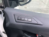 運転席は3人分のシートメモリ機能が付いております。