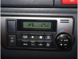 オートエアコンつきで車内はいつも快適