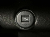 便利なUSB電源ソケットで電源供給はバッチリです。