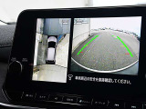 アラウンドモニター搭載で、運転席にいながら、クルマの前後左右の状況を確認可能です