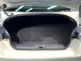 普段のお買い物や通勤、送迎等に十分な荷室スペースを確保しております。