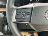 【プロパイロット】高速道でアクセル・ブレーキ・ハンドルをアシスト。運転の負担を軽減します。