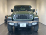 【フロントグリル】7スロットルグリルはJeep伝統の証です。SUVのみにこだわり続けている伝統あるJeep車へお乗り頂いてみてはいかがですか?