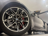 サービスにはドイツ本国と同様に教育と訓練を受け、BMWを知り尽くした「マイスター」が数多く在籍しております。360度による納車前点検整備で、お客様に安心と安全をお届けいたします。