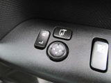 駐車時や狭い道でのすれ違い時に気を使うミラー。電動格納式ドアミラーはそんな時に便利です。