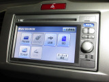 ナビゲーションは純正メモリーナビ(VXM-128VS)を装着しております。AM、FM、CD、DVD再生、Bluetooth、ワンセグTVがご使用いただけます。初めて訪れた場所でも安心ですね!