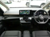 セレナ 1.4 e-4ORCE ハイウェイスターV 4WD 