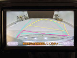 ステアリングと連動したガイド機能付きリヤモニターを装備しております。