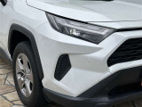 LEDヘッドライトです。デザイン性がよくとても明るいので、夜間の走行や悪天候でも安心です。しかも長寿命!
