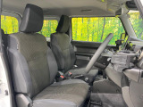 運転席シート廻りは使用感も少なく、良好な状態となっています。前オーナー様が丁寧に使っていたことがよくわかりますね。