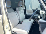 快適に運転できるドライブポジション!シートスライドで、無理のない運転姿勢がとれます。