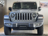 伝統のセブンスロットルグリルが一目でJeepと分かります。