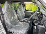 運転席シート廻りは使用感も少なく、良好な状態となっています。前オーナー様が丁寧に使っていたことがよくわかりますね。