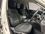 運転席も広々としており運転しやすい環境を実現しています☆室内クリーニングも実施済みです。