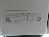 SOSコール 走行中の緊急時(病気や事故、あおり運転など)にボタンひとつでオペレーターに接続!救急や警察への連絡をサポートいたします。※使用にはお申し込みが必要です、詳しくはスタッフまで