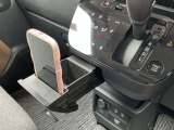 インストセンタースライドボックス。手前にスマートフォンが収納できます!後ろ側は小物が収納出来ます!