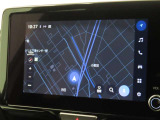 メーカー装着の8インチディスプレイオーディオを装備しております。