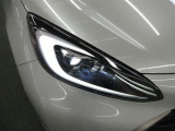 Bi-BeamLEDランプ+LEDターンランプ+LEDクリアランスランプが付いています。