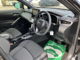 高いホールド性で運転姿勢が安定します。長距離ドライブでも疲れにくいのが魅力です。快適なドライビングライフをお送りください♪
