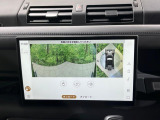 ◆サラウンドカメラ(360&deg;カメラ)『車載のカメラを駆使し、車を真上から見下ろしている映像に変換、センターディスプレイに表示させ、安全な駐車をサポート。縦列駐車や狭い場所への駐車に大きく役立ちます。』