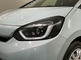 LEDヘッドライトは、点灯の瞬間から最大光量を発揮し、突然暗くなるトンネルなどでの安定感を高めます。