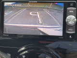 バックカメラで後方をしっかり確認できるので、安心して駐車できます。