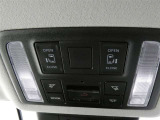 室内スイッチやリモコンで電動スライドドアの開閉が出来ます。電動なので半ドアになる心配もなく楽に開閉ができます。
