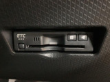 ETCを装備しています☆有料道路の料金所をノンストップで通過できてとても便利です☆高速道路のETC割引なども使えるのであるに越したことはない機能です!