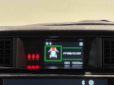 4.2インチの高精細な液晶に,ウオーニングやメンテナンスなどの運転情報を表示してくれるTFTカラーマルチインフォメーションディスプレイ。